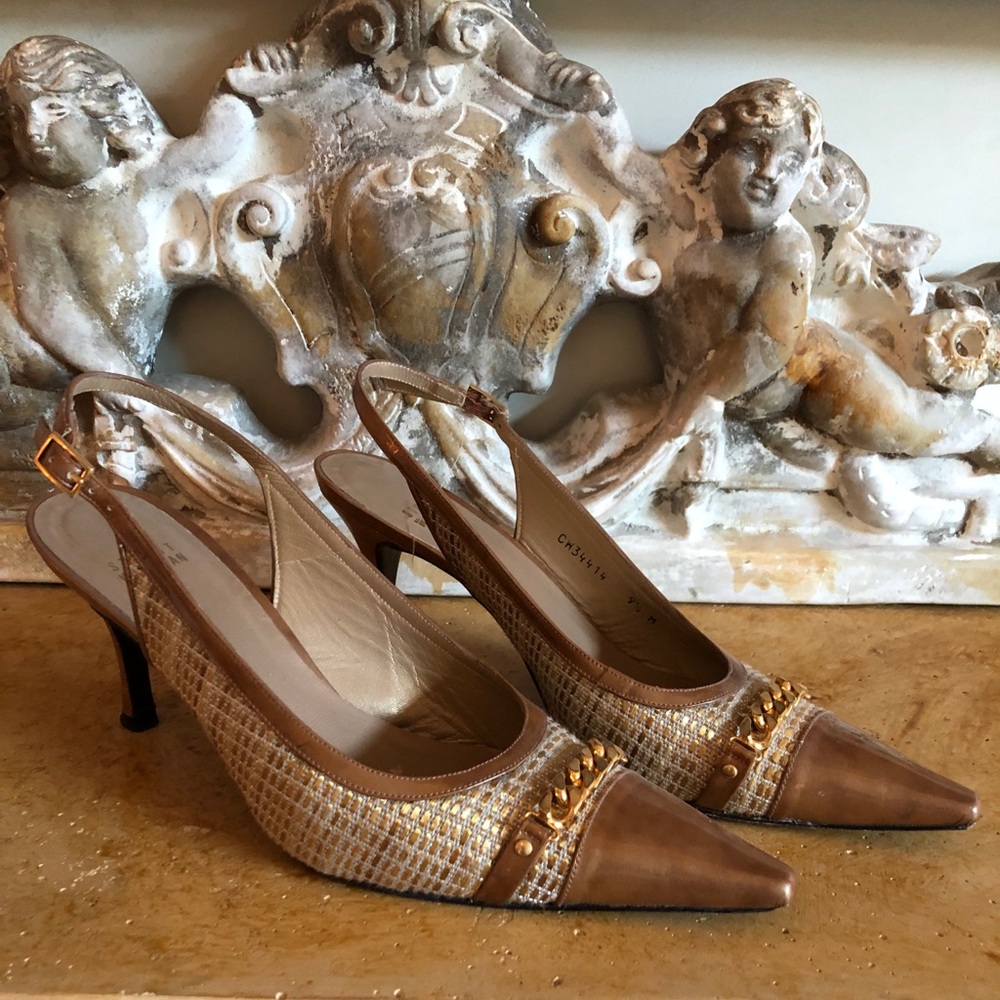 Stuart Weitzman classic sling back